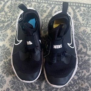 Boys nike flex